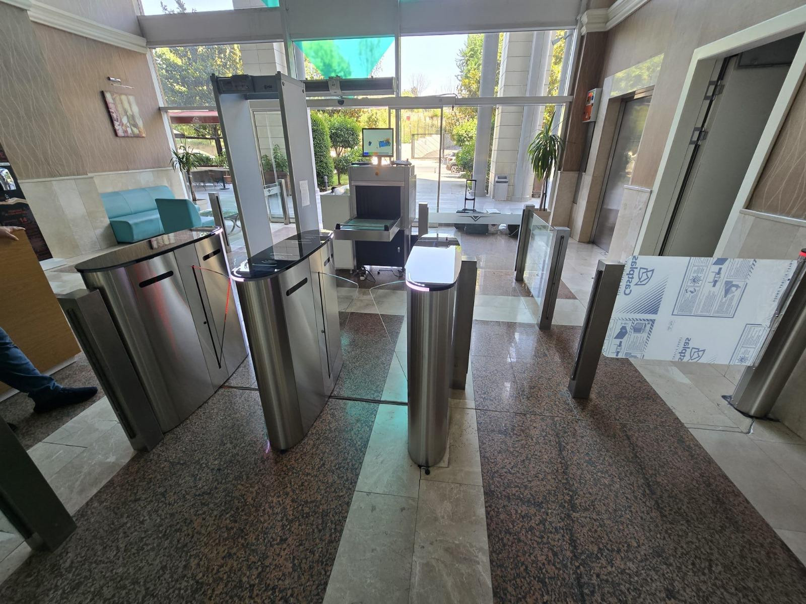 T300 HG 20 Hızlı Geçiş Turnikesi Montaj Görüntüleri