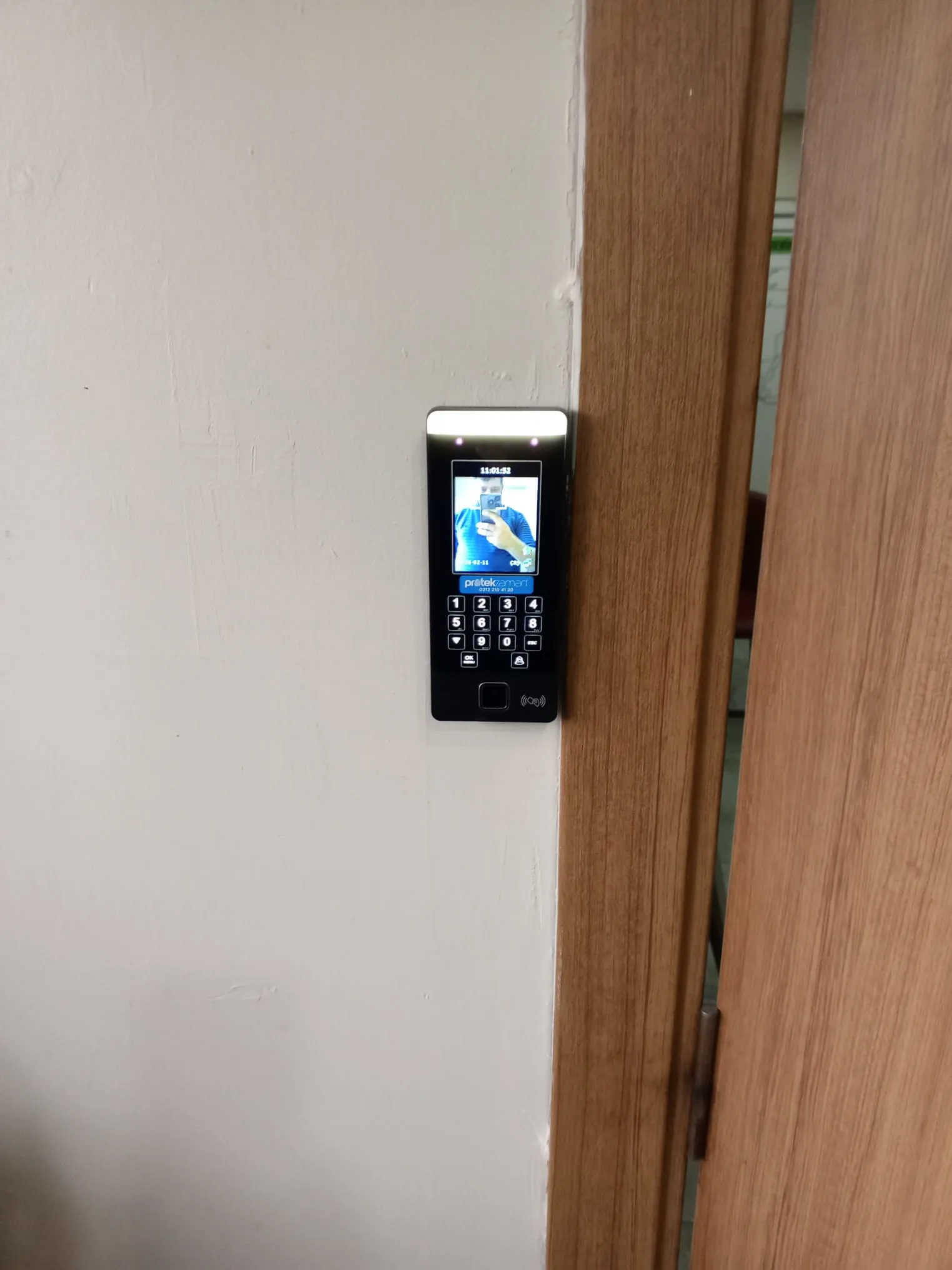 yuz-tanima-cihazi-montaj-2jpg